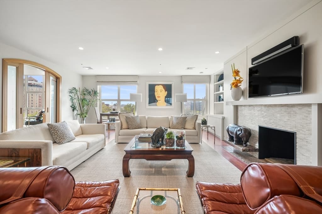 300 Boylston Street #906 photo 2