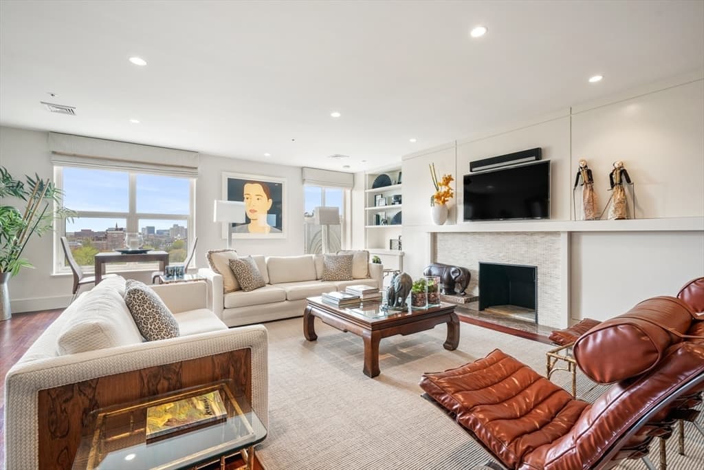 300 Boylston Street #906 photo 3
