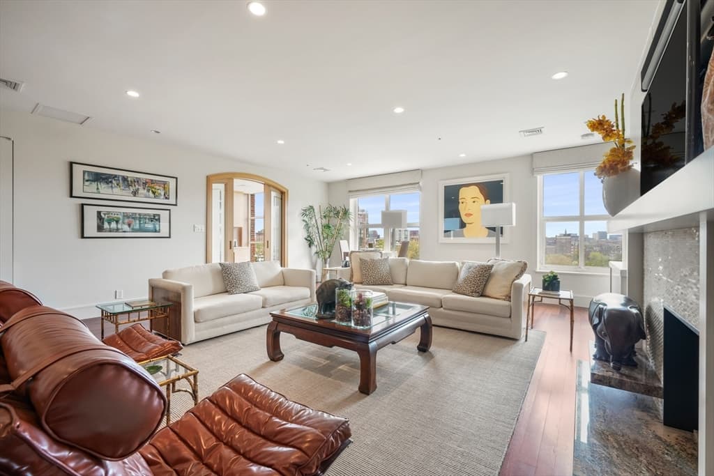 300 Boylston Street #906 photo 4