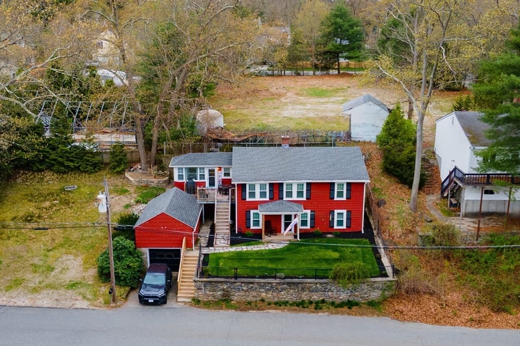7 Colonial Rd photo 3