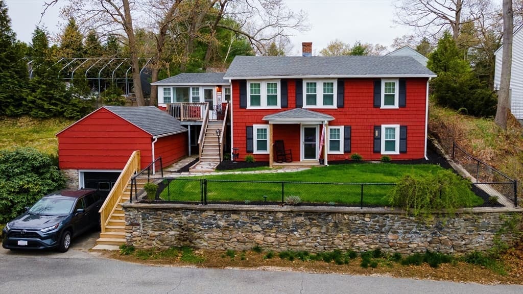 7 Colonial Rd