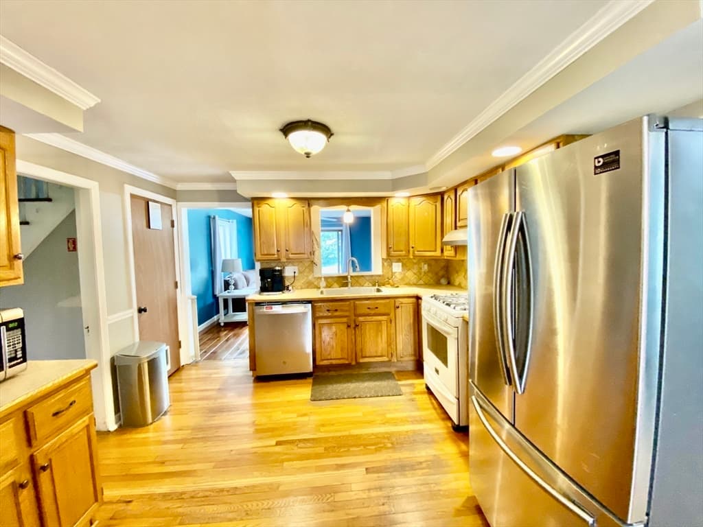 134 Huntington Rd photo 5