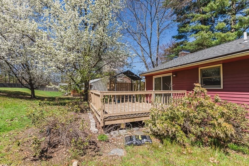 26 Hunter Ave photo 2