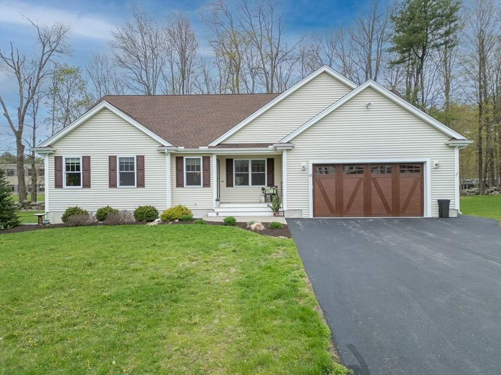 18 Tucker Ave