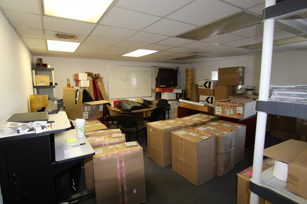 2020 Fall River Ave photo 5