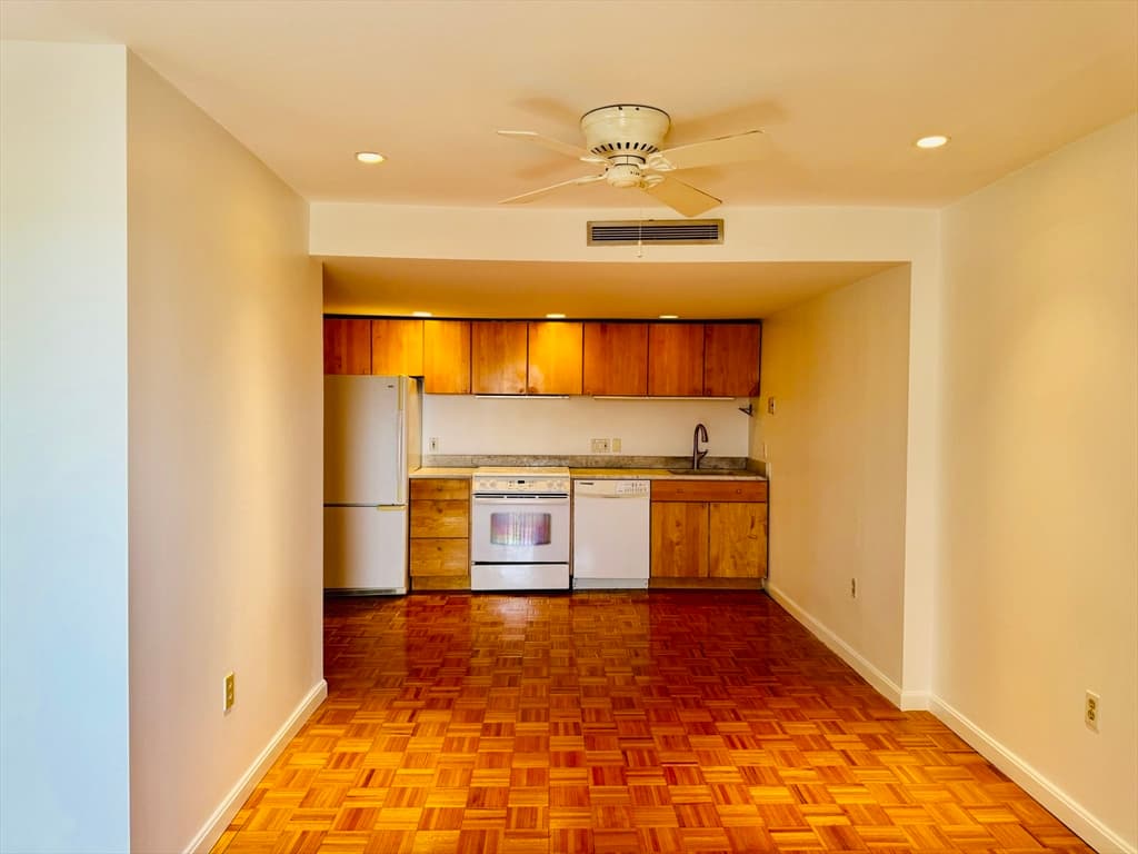 165 Cottage St #713 photo 5