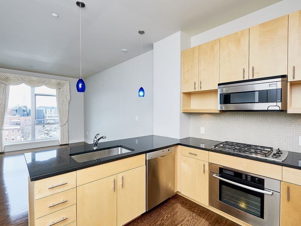 700 Harrison Ave #613