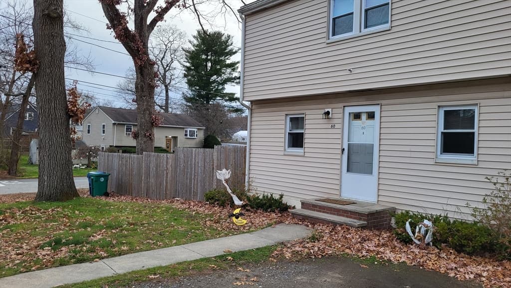 60 Bridle Rd photo 2