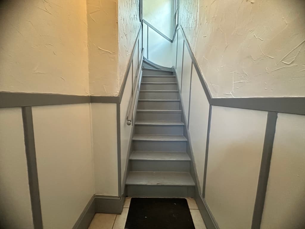 307 Lexington St photo 2
