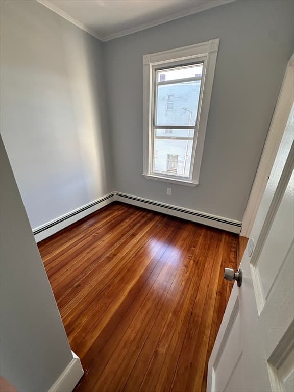 307 Lexington St photo 5