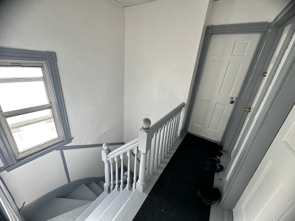 307 Lexington St photo 4