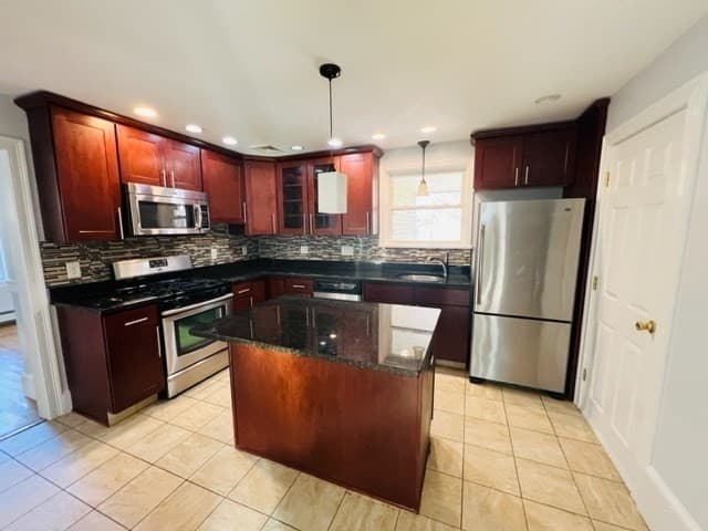 710 Randolph Ave photo 4
