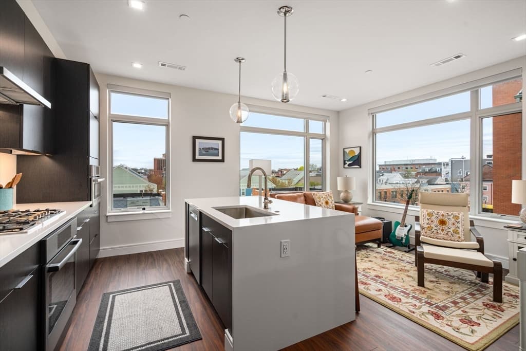 99 Sumner St #401 photo 2