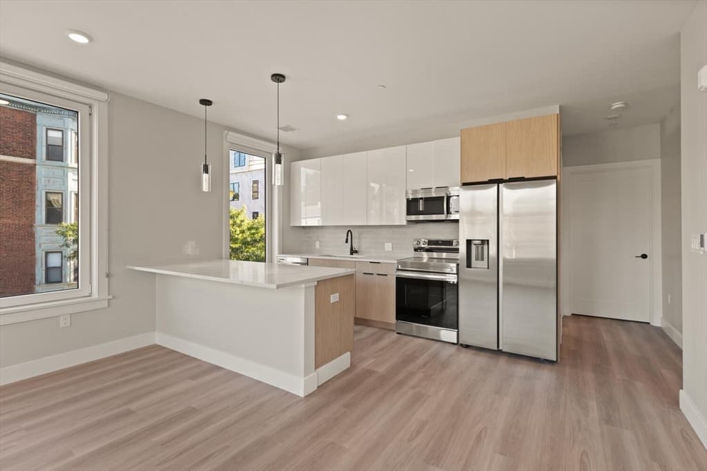 211 Green St #311 photo 2