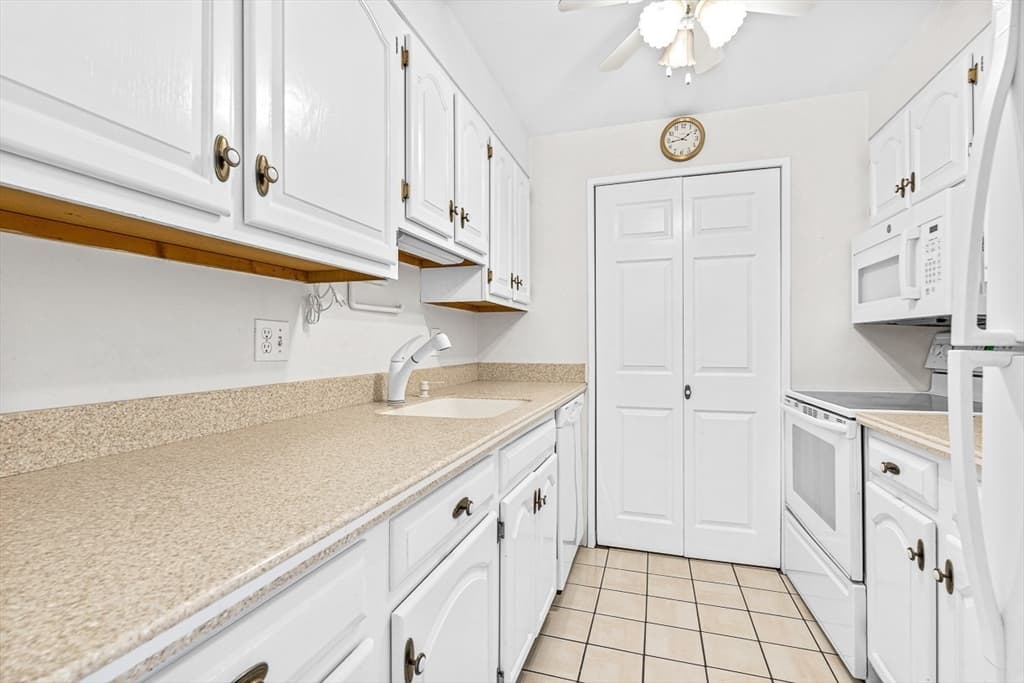 357 Commercial St #518 photo 2