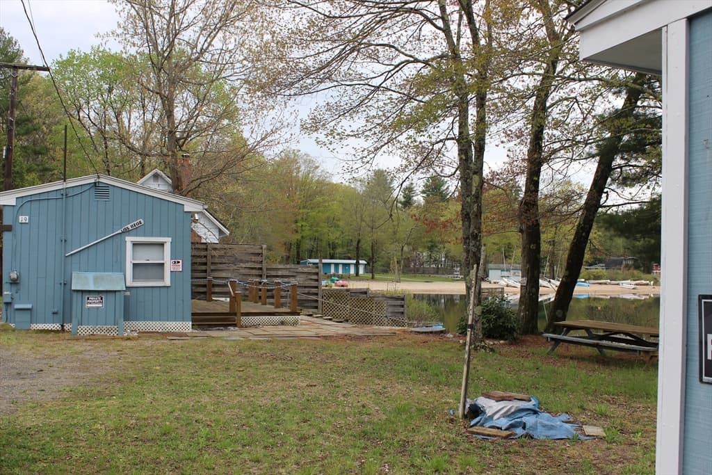 19 Lake Drive photo 5