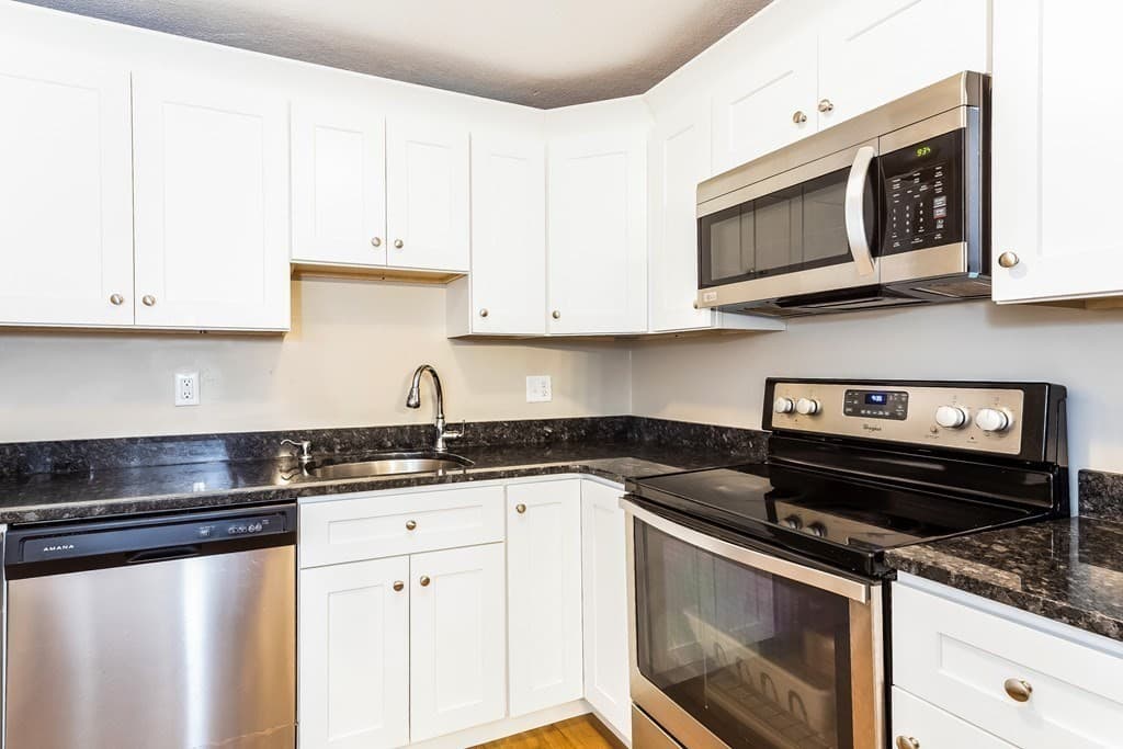 215 Winter St #3G