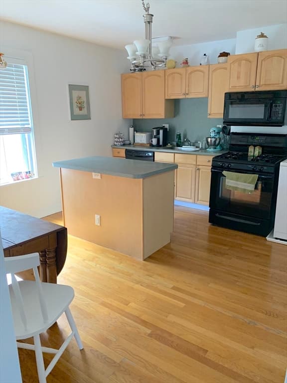 28-30 Tappan St #4