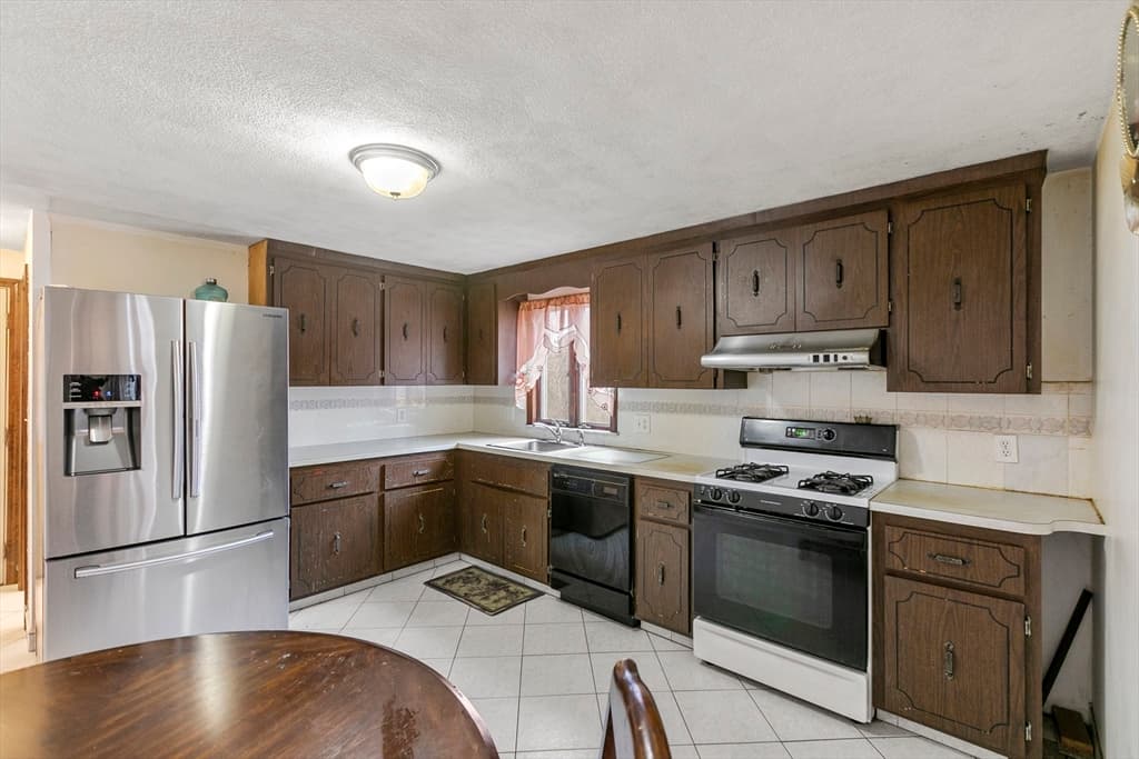 70 Crescent Ln photo 5