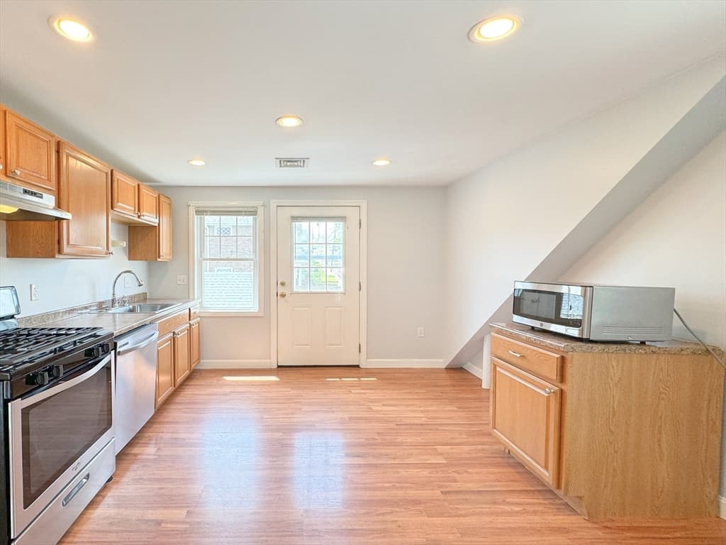 139 Shore Dr #2 photo 5