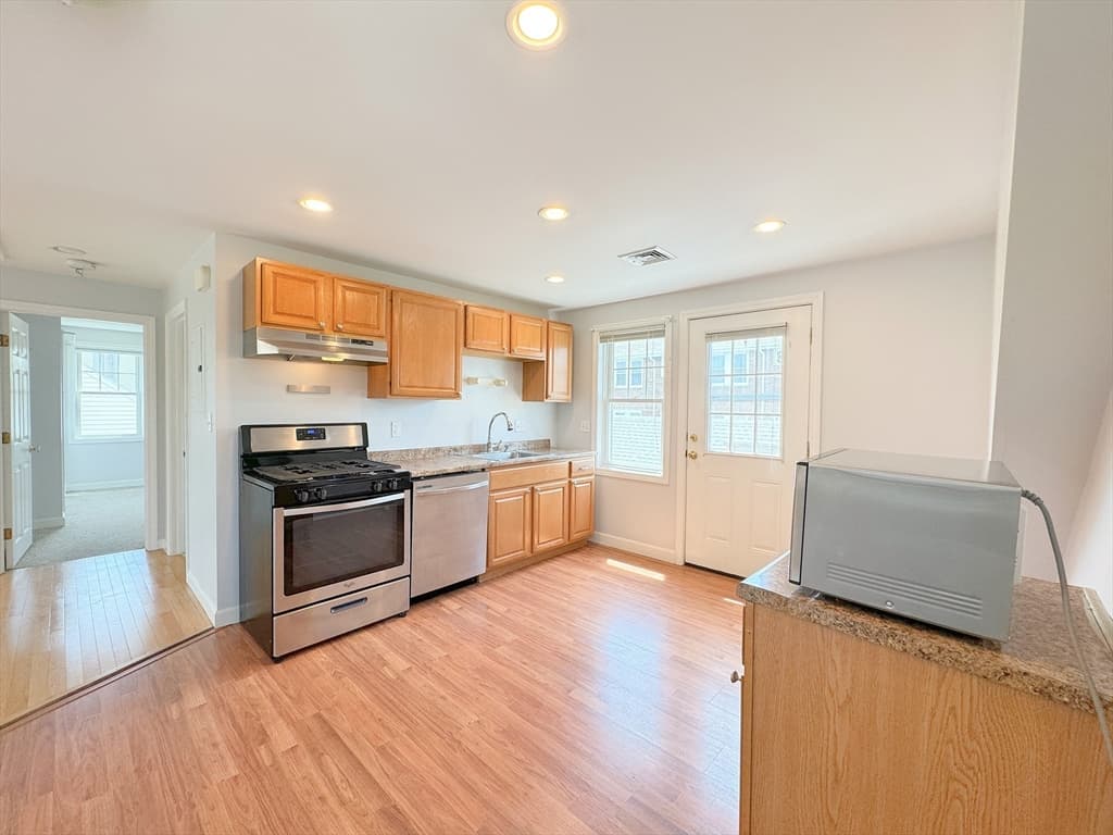 139 Shore Dr #2 photo 4