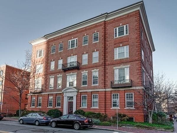 371 Harvard St #2C