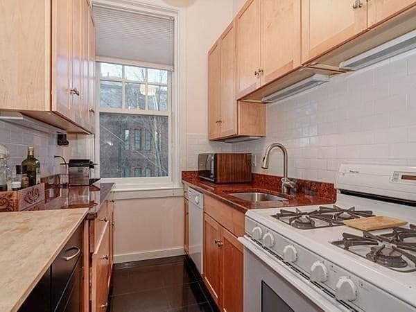 371 Harvard St #2C photo 5