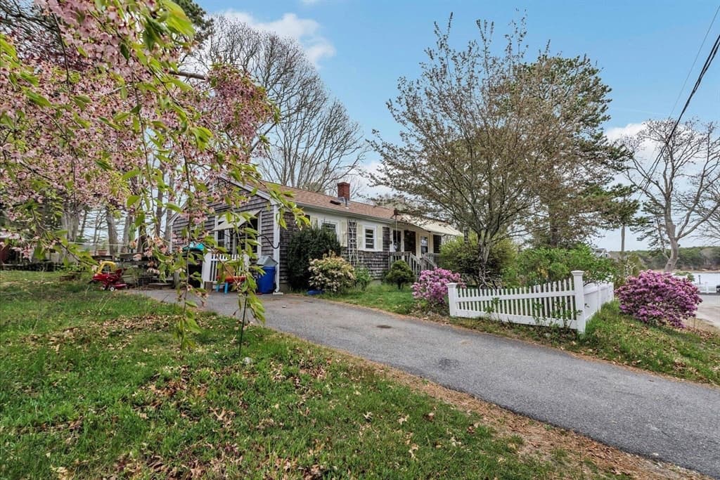 18 Ingleside Dr photo 2