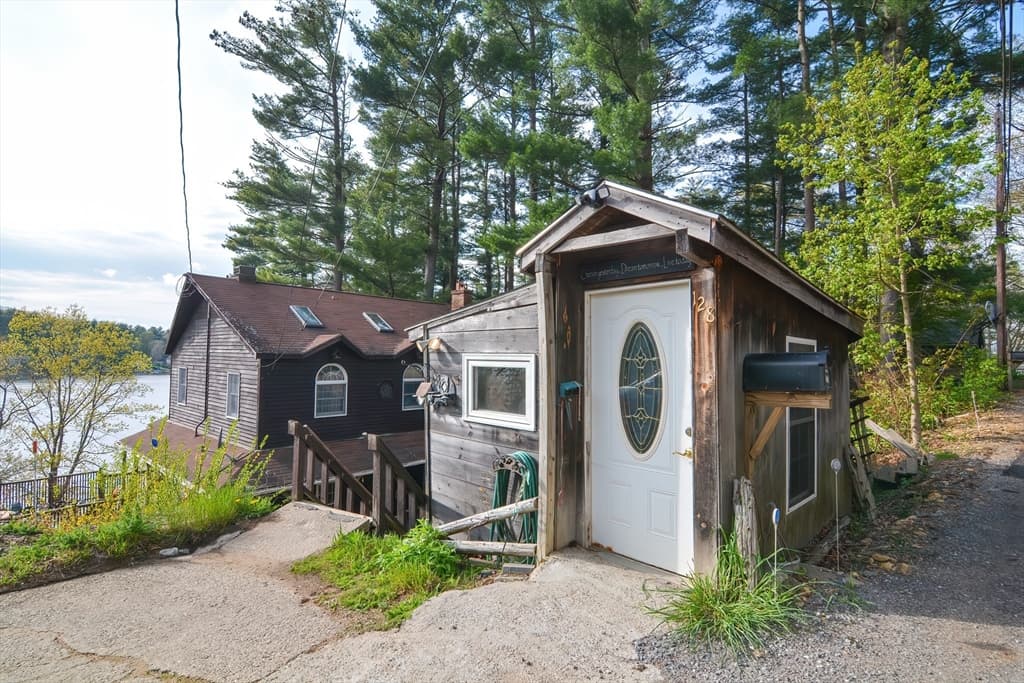 128 Gleason Ave photo 3
