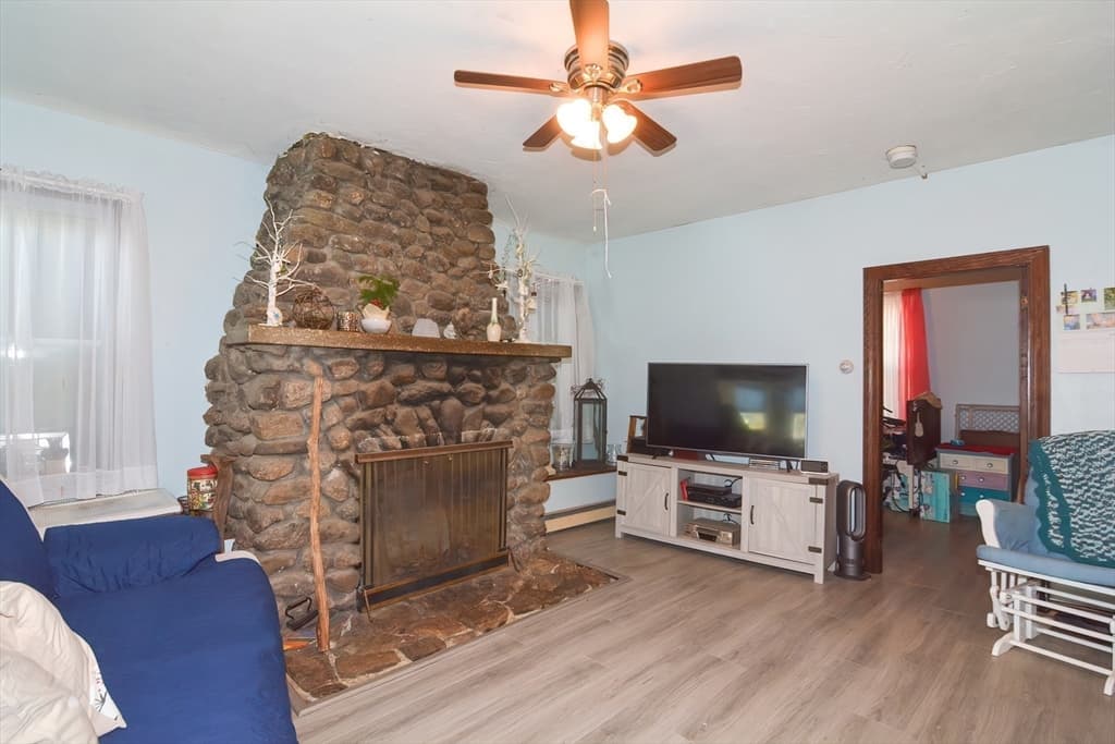 128 Gleason Ave photo 5