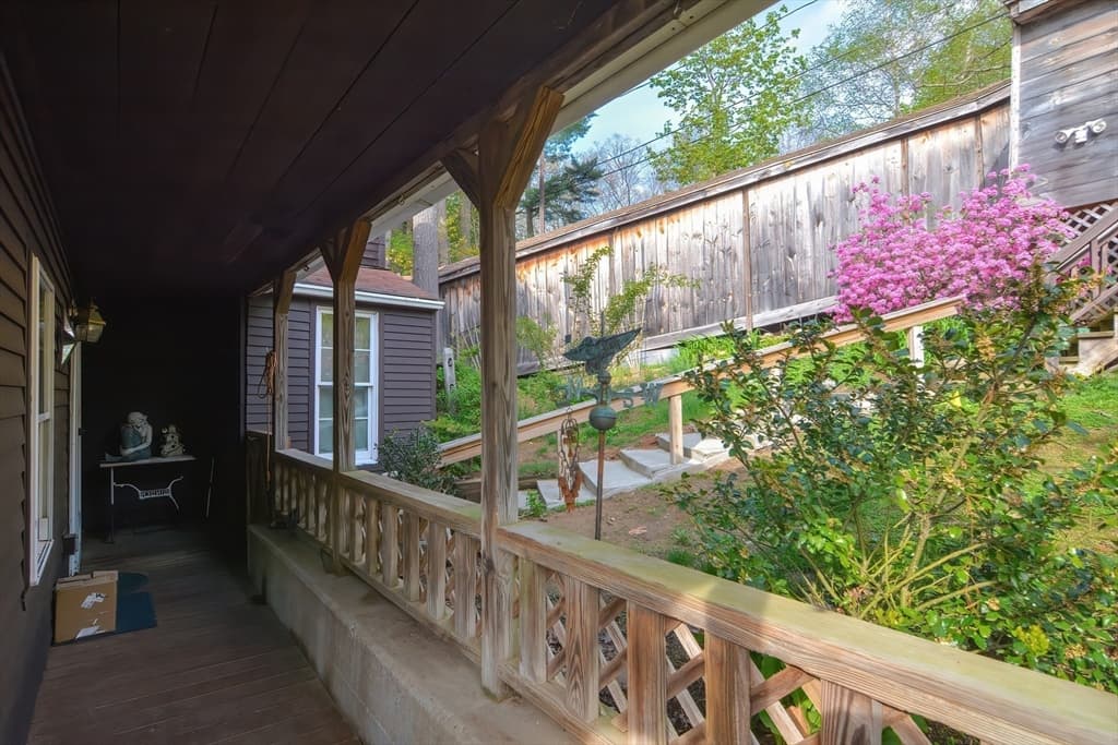 128 Gleason Ave photo 4