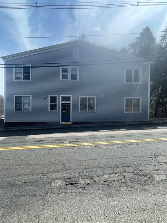 286 N Main St photo 3