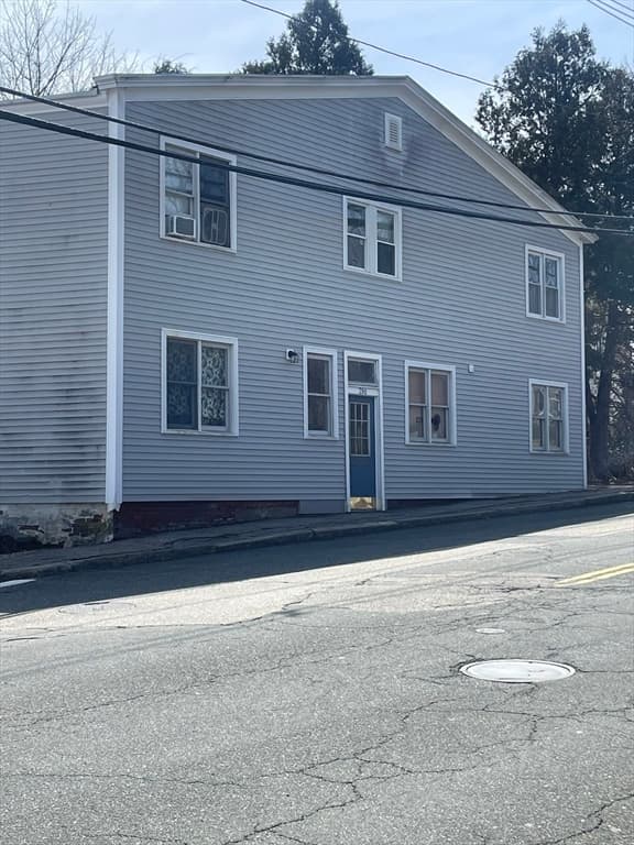 286 N Main St