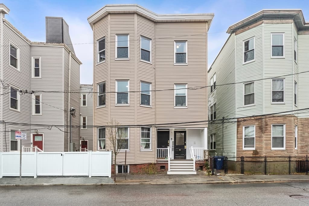 8 Clary St #3