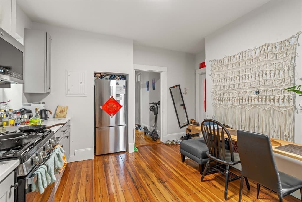 8 Clary St #2 photo 2