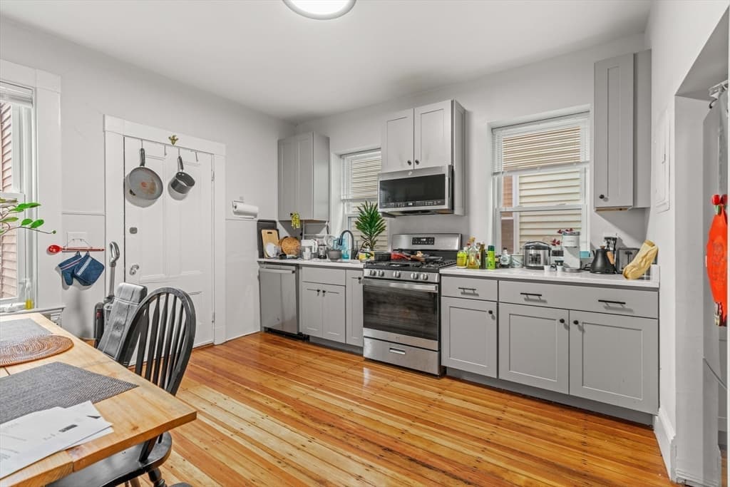 8 Clary St #2