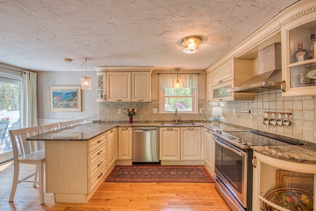 109 Oak Hill Drive photo 5