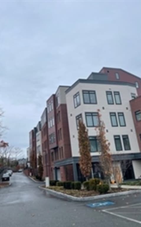 4945 Washington #201