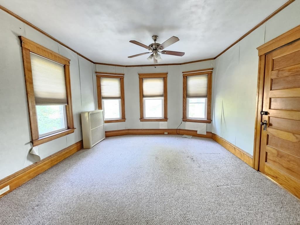 1053 Pleasant St #2 photo 2