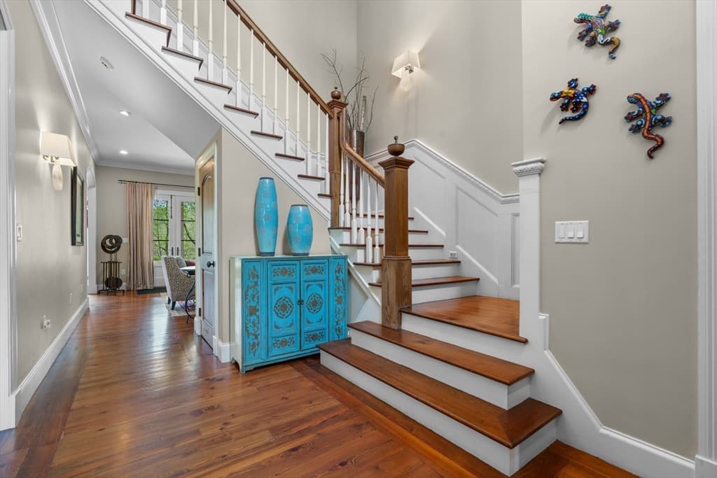 21 Bemis St photo 4