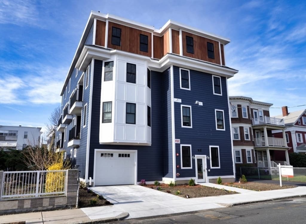 32 Pearl St #3