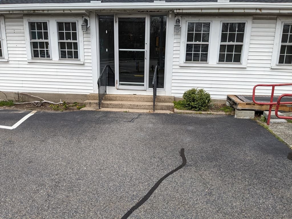 626 Bedford St photo 2