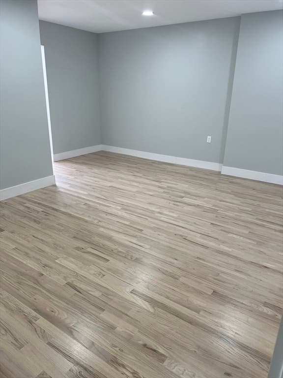 51 N Main St. photo 4