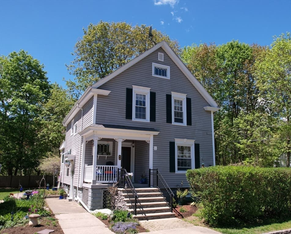 47 Davis Ave photo 4