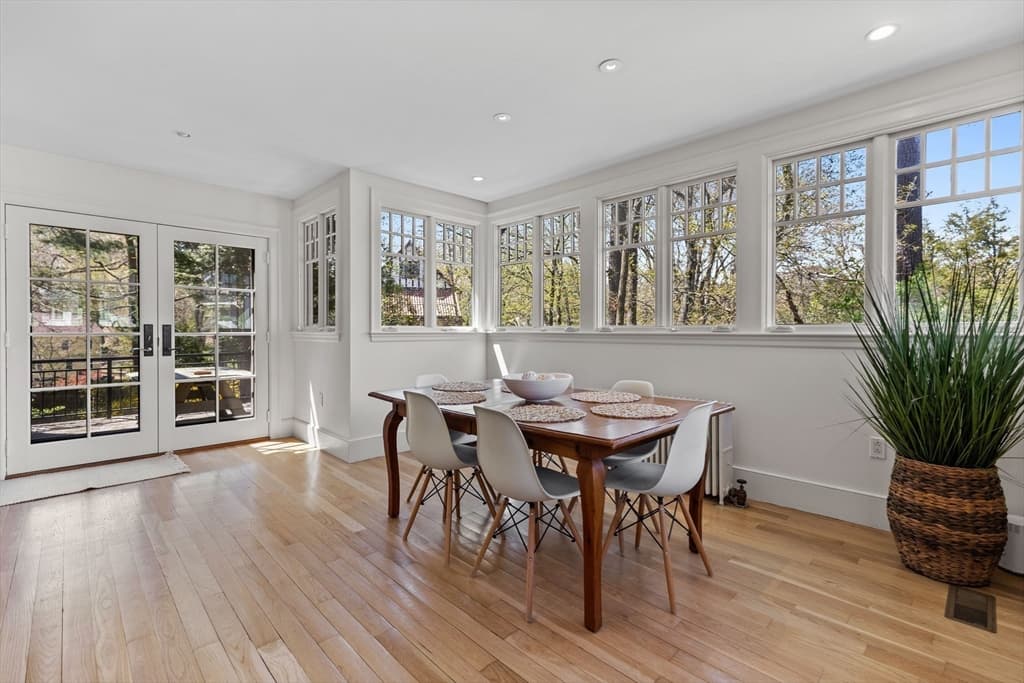 515 Beacon St. photo 3