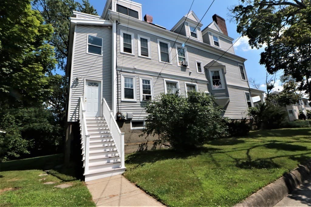 558 Riverside Ave #2