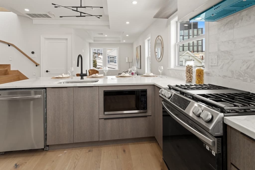 8 Linden St #8 photo 3