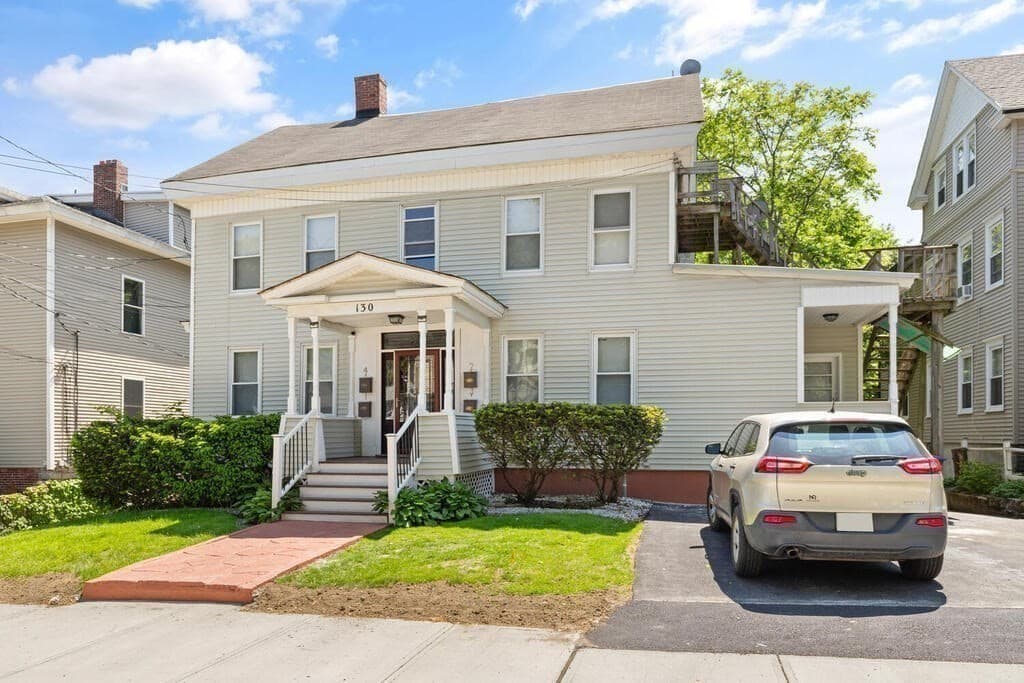 130 Merriam Ave photo 2