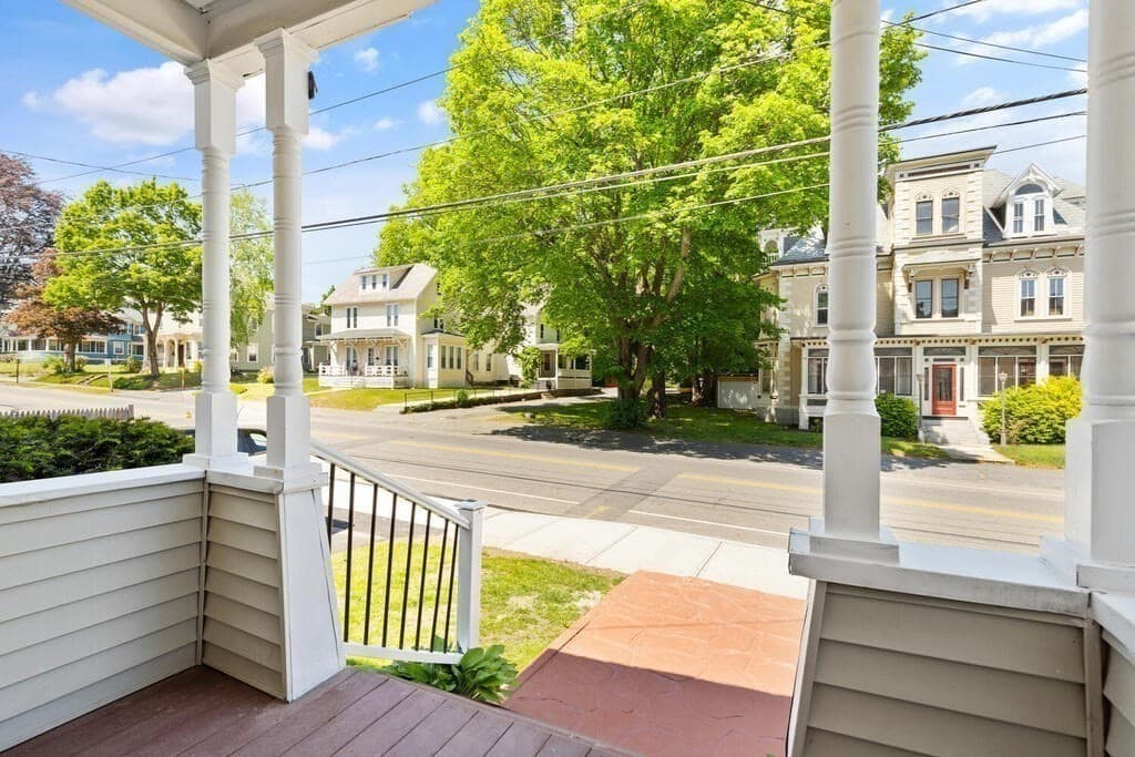 130 Merriam Ave photo 4