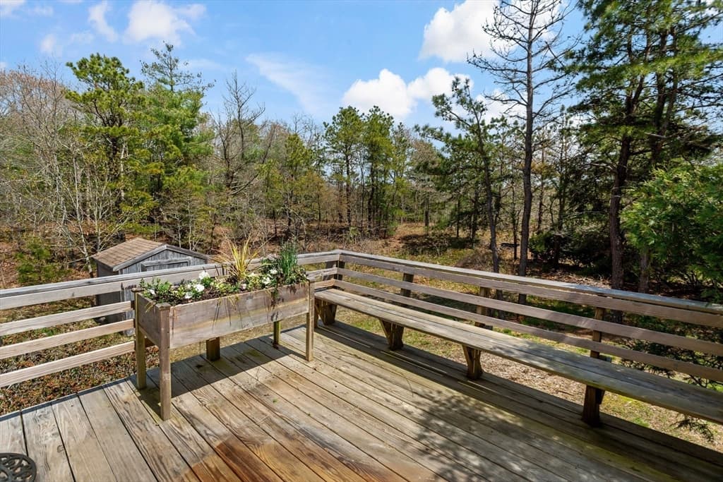 21 Pine Hollow Rd